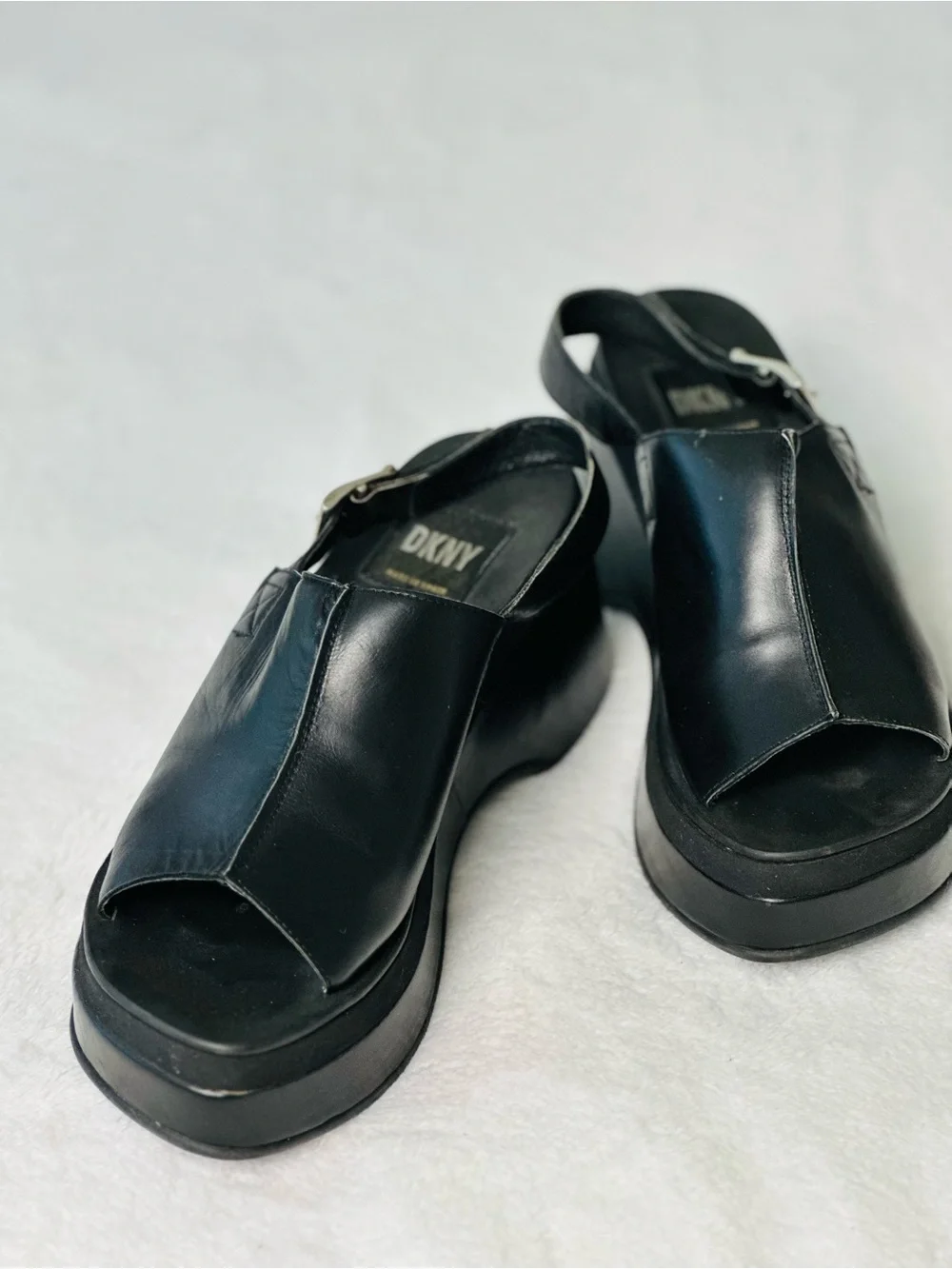 Y2K Vintage DKNY Black Leather Platform Sandals Size 6
